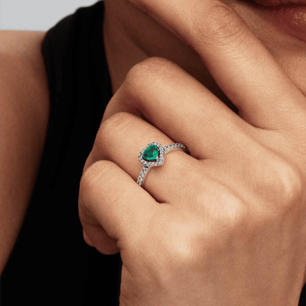 Pandora | Anello Cuore in Rilievo Verde Scuro