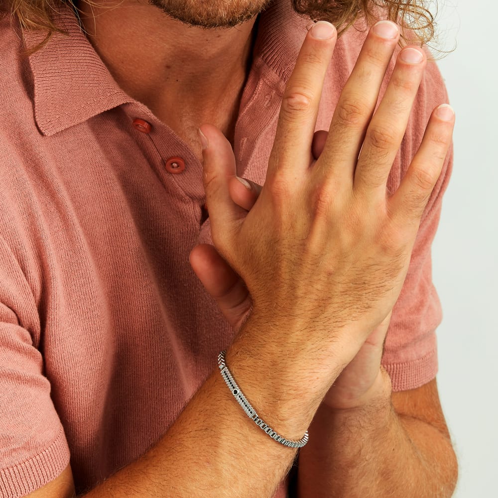 Bracciale Urban in Acciaio e Cristalli Neri – Morellato SABH33 indossato