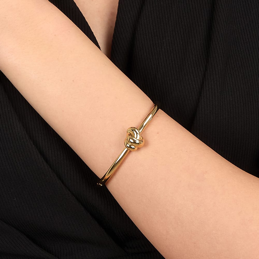 Bracciale Rigido Legame Nodo in Acciaio Dorato – Morellato SAZO05 indossato