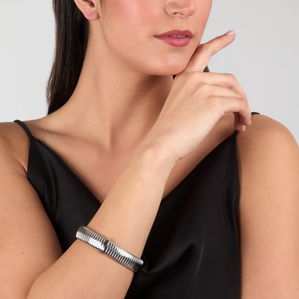 Bracciale Rigido Onda in Acciaio e Cristalli – Morellato SAZP13 indossato