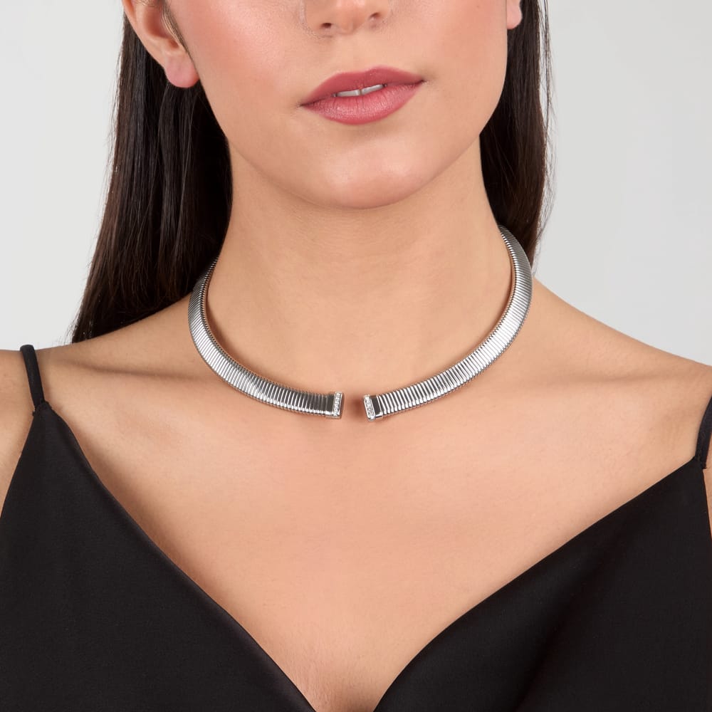 Collana Onda a Catena in Acciaio e Cristalli Bianchi – Morellato SAZP02 indossato