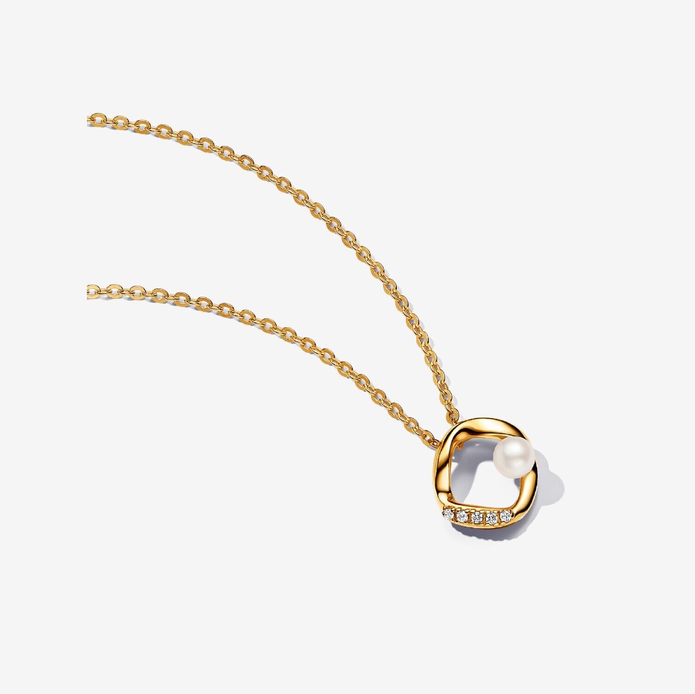 Collana Cerchio Linea Sinuosa con Perla d'Acqua Dolce Coltivata e Pavè