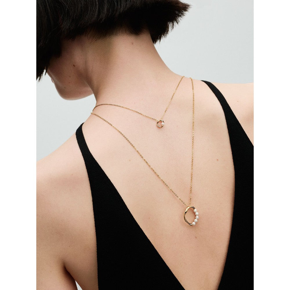 Collana Cerchio Linea Sinuosa con Perla d'Acqua Dolce Coltivata e Pavè