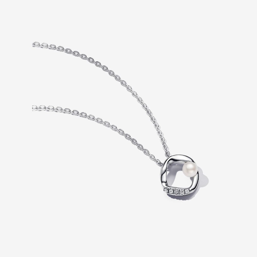 Collana Cerchio Linea Sinuosa con Perla d'Acqua Dolce Coltivata e Pavé