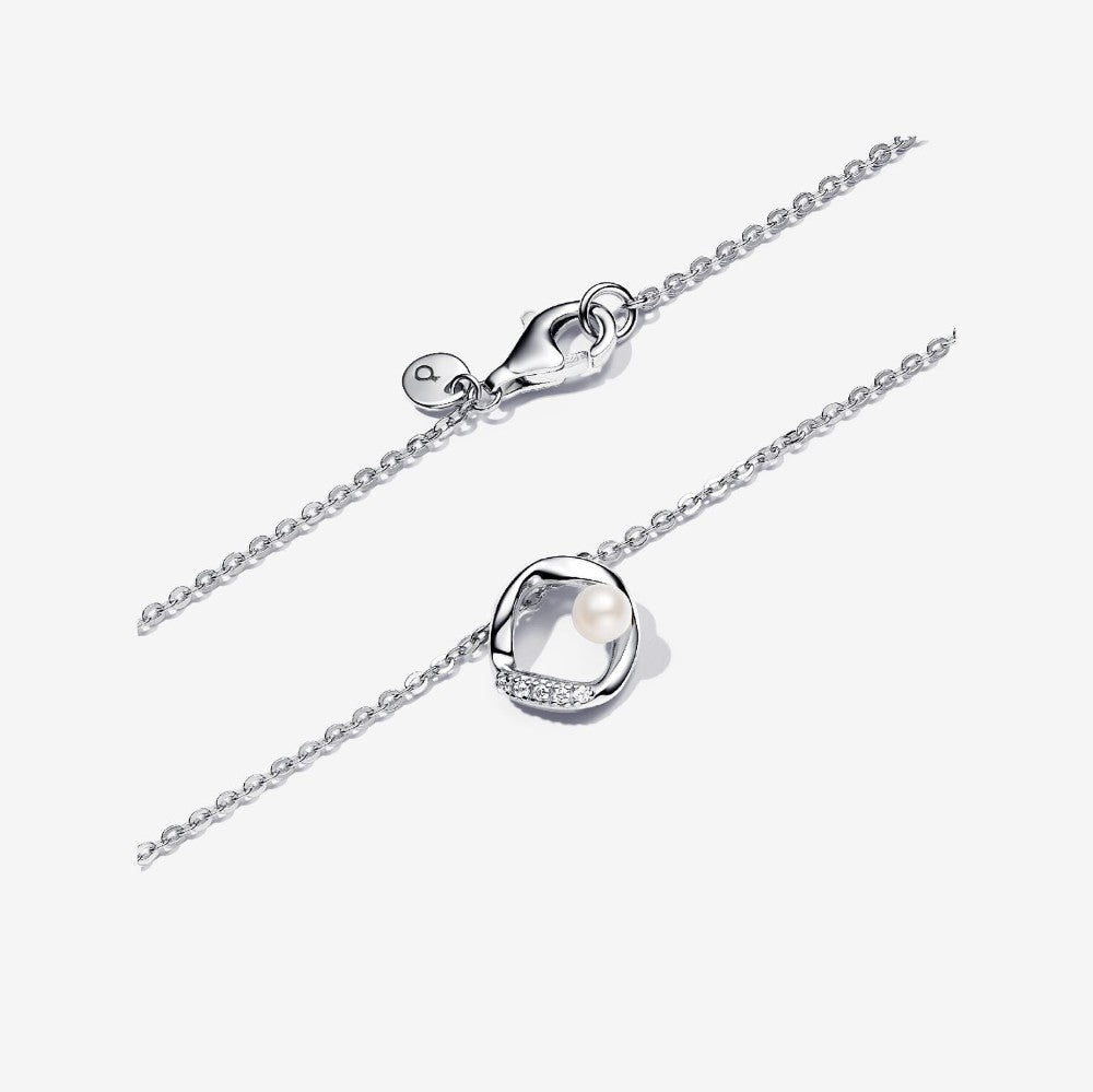 Collana Cerchio Linea Sinuosa con Perla d'Acqua Dolce Coltivata e Pavé