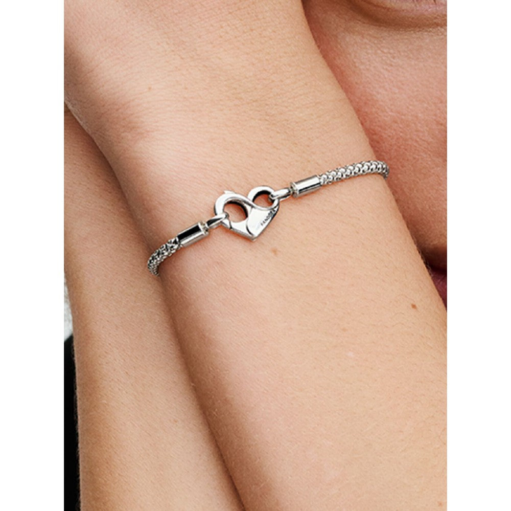 Bracciale Maglia Geometrica con Chiusura a Cuore