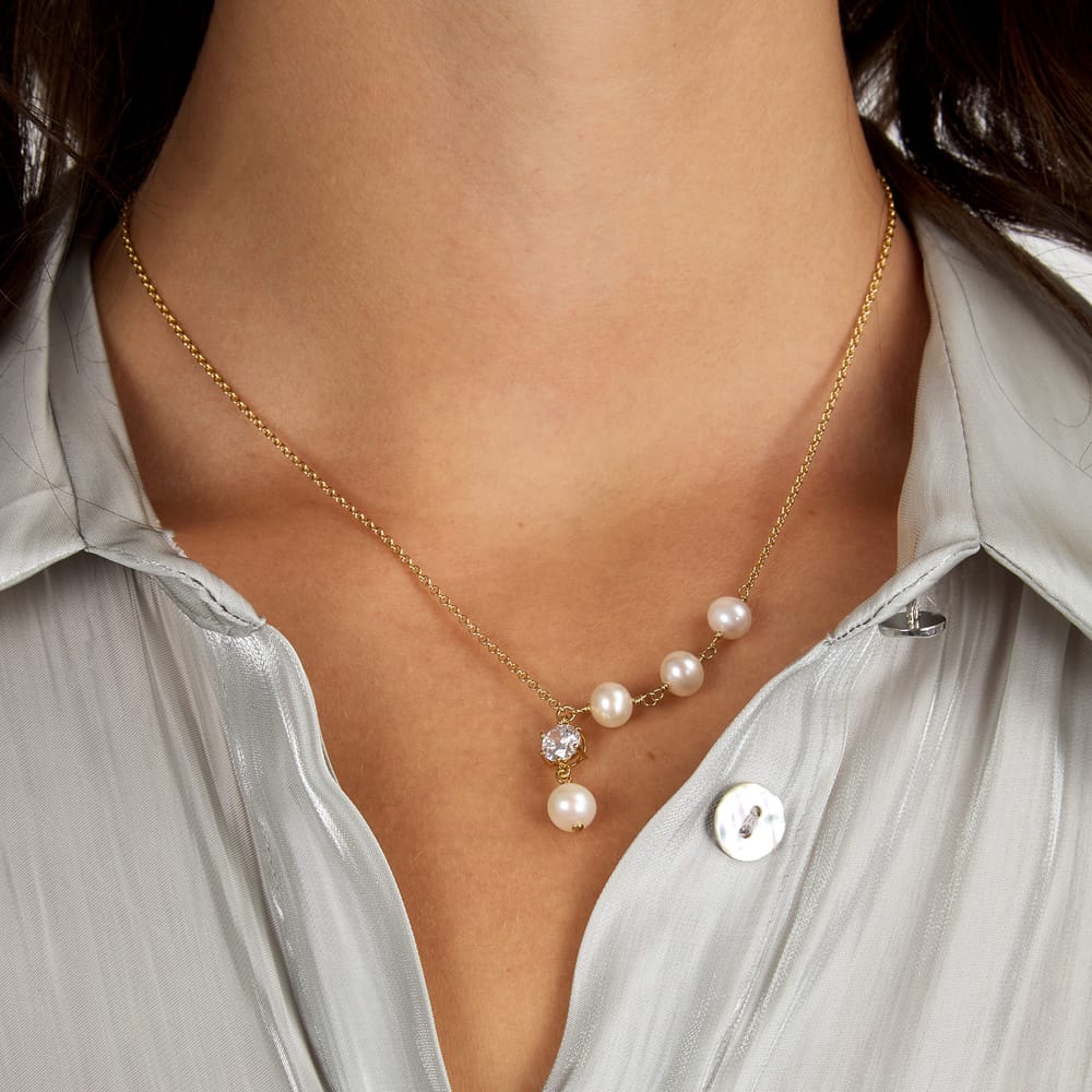 Collana Perla con Pendente in Argento Dorato e Zirconi Bianchi – Morellato SXU56 indossato