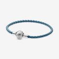 Bracciale Pandora Moments in pelle intrecciato turchese con chiusura a conchiglia