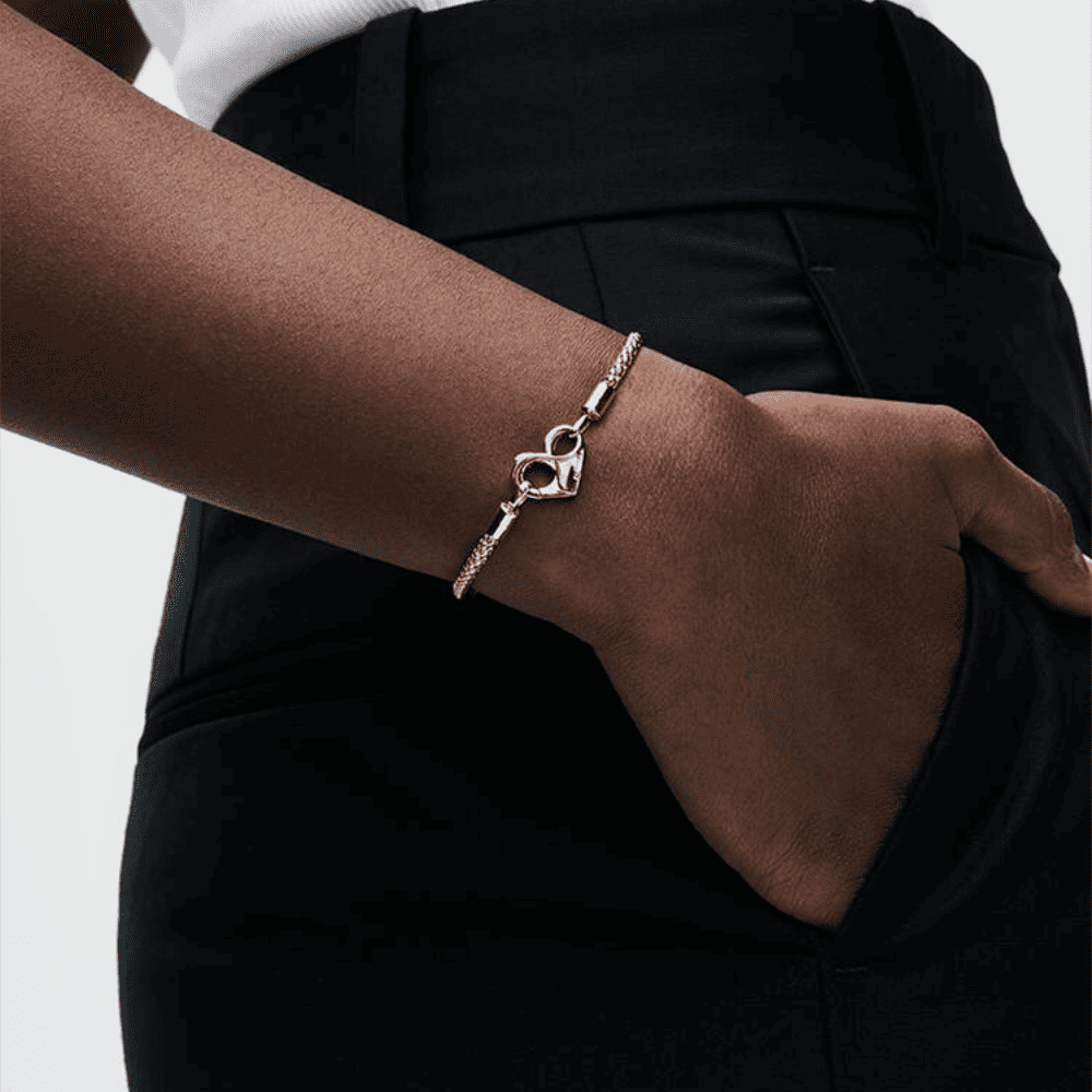 Bracciale Maglia Geometrica con Chiusura Moschettone a Cuore