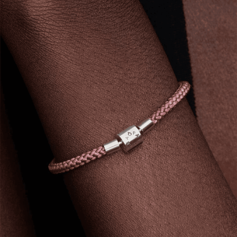 Bracciale in Corda Rosa con Chiusura a Barile