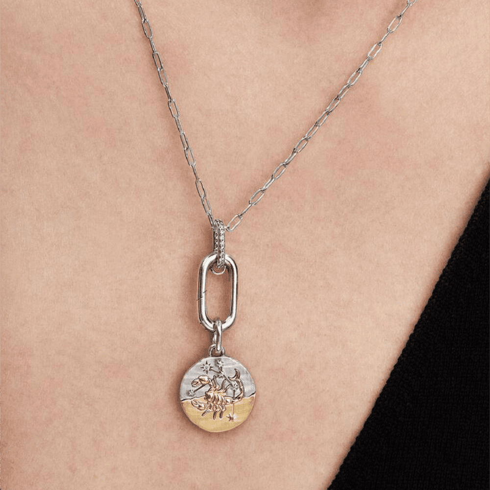 Charm Medallion Scorpione