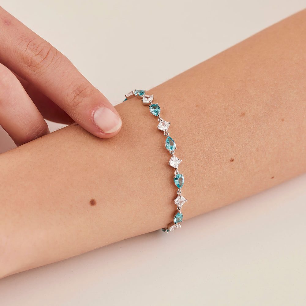 Bracciale Fancy in Argento con Zirconi Quadrati e a Goccia Paraiba – Brosway FAG09 indossato