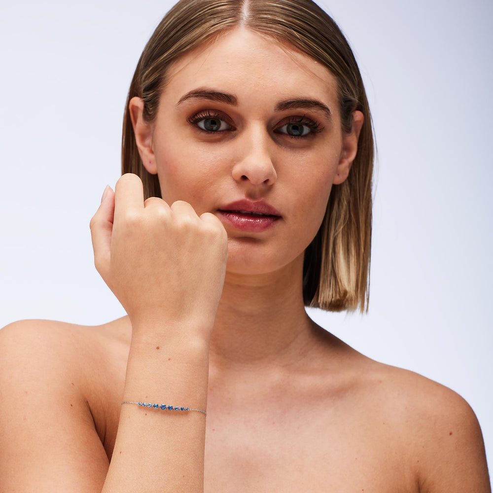 Bracciale Fancy in Argento con Zirconi Blu – Brosway FFB121 indossato
