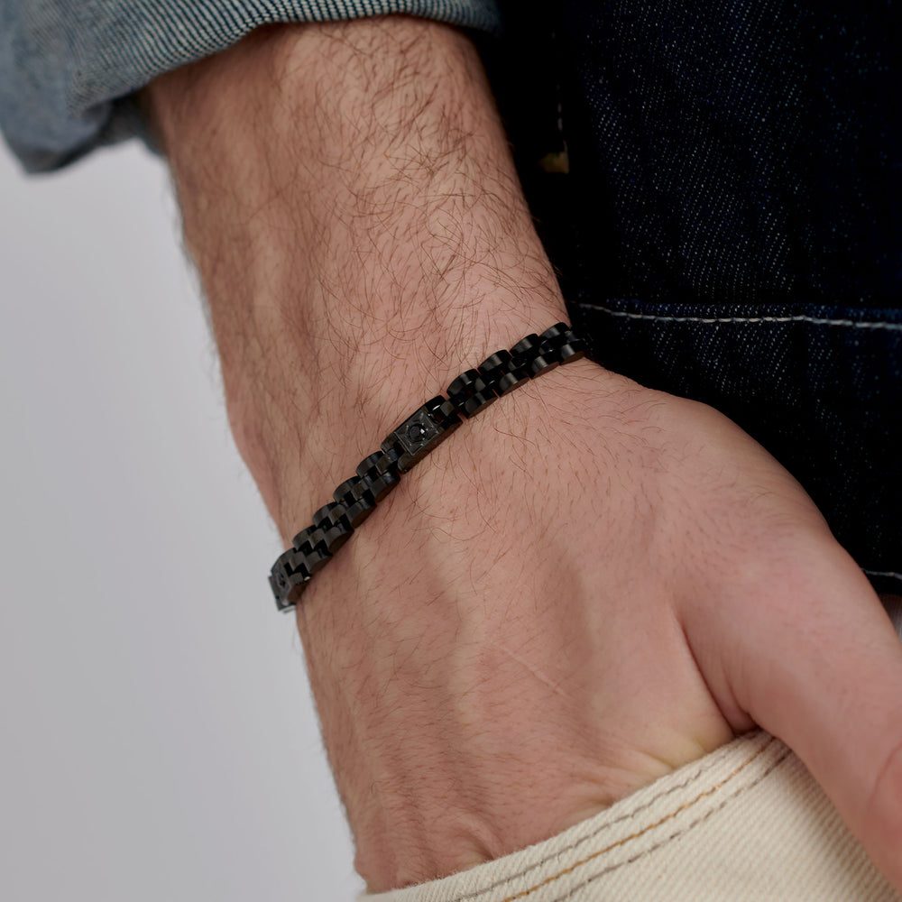 Bracciale Uomo Riptide Canna di Fucile in Acciaio con Zirconi Neri – Brosway BTD067 indossato
