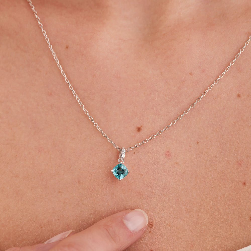 Ciondolo Fancy in Argento con Zircone Cushion Paraiba – Brosway FAG02 indossato