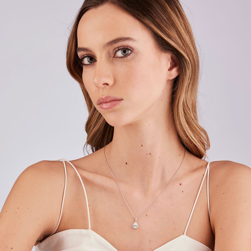 Ciondolo Fancy in Argento con Zircone a Goccia Infinite White – Brosway FIW179 indossato