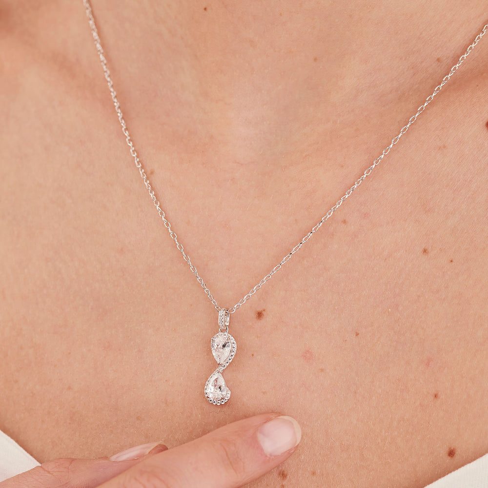 Ciondolo Fancy in Argento con Doppia Goccia Infinite White – Brosway FIW180 indossato