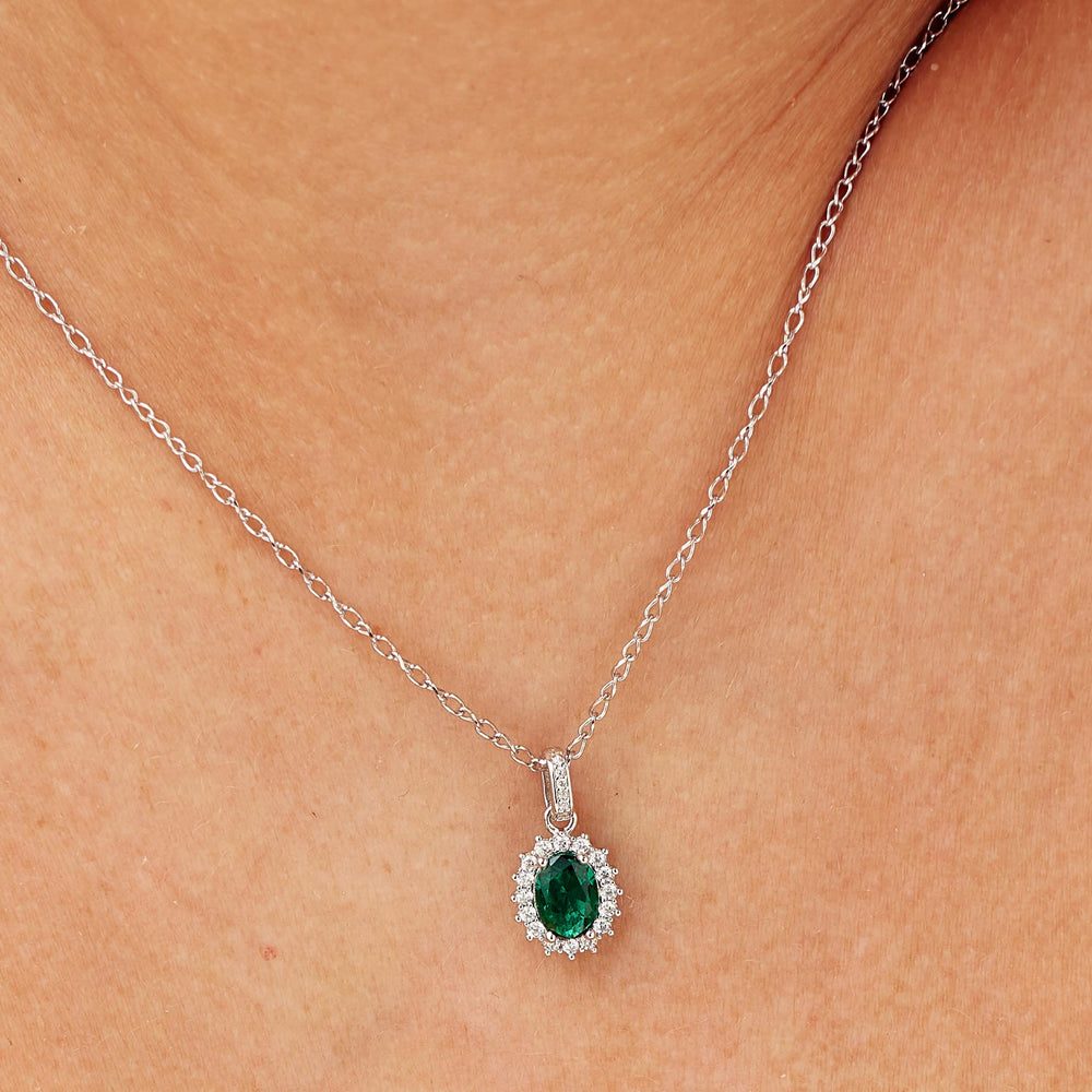 Ciondolo Fancy Kate in Argento con Zircone Ovale Life Green – Brosway FLG12 indossato