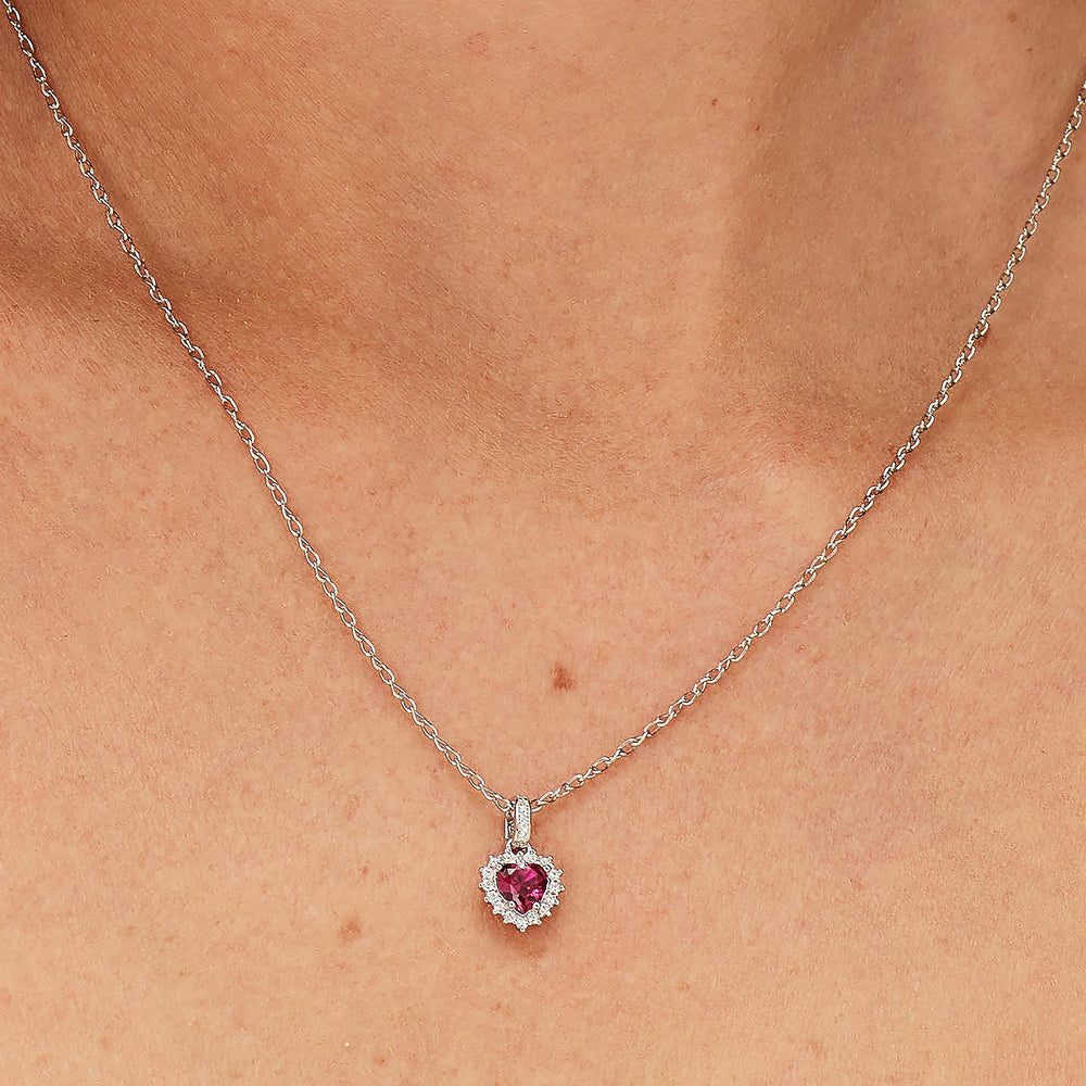 Ciondolo Fancy Kate in Argento con Cuore e Zirconi Passion Ruby – Brosway FPR117 indossato