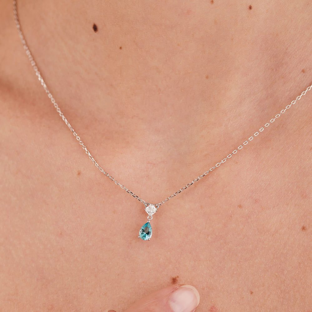 Collana Punto Luce Fancy in Argento con Zircone a Goccia Paraiba – Brosway FAG03 indossato