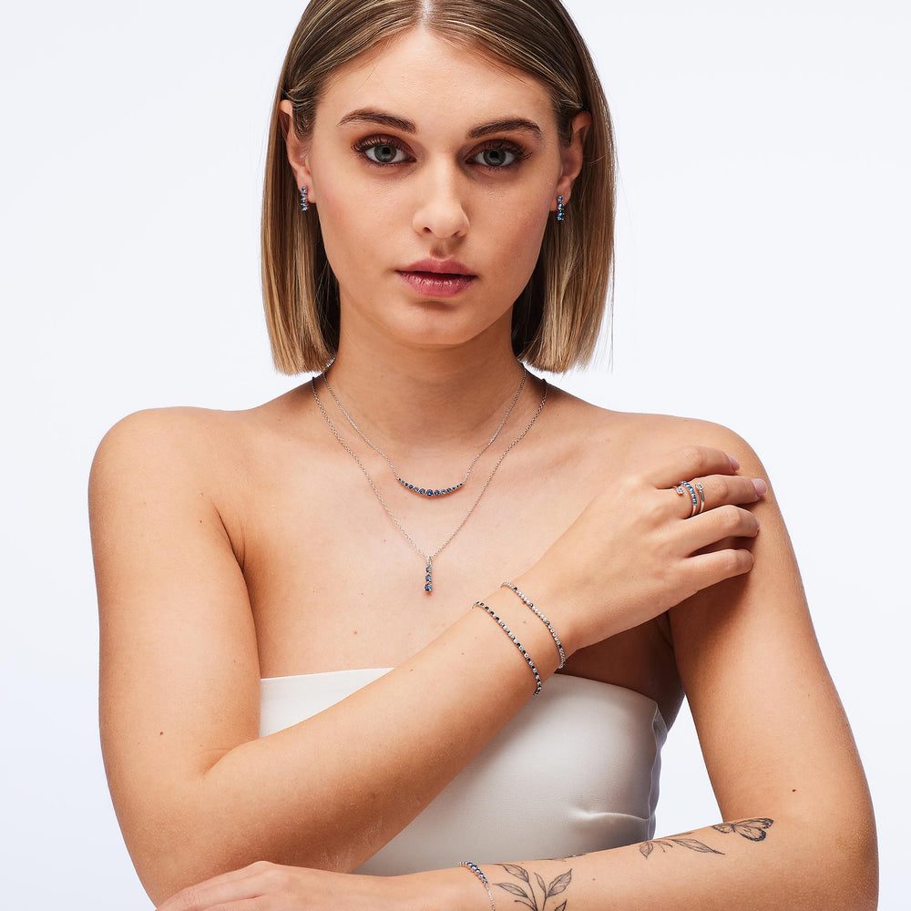 Collana Girocollo Fancy in Argento con Zirconi Blu – Brosway FFB119 indossato