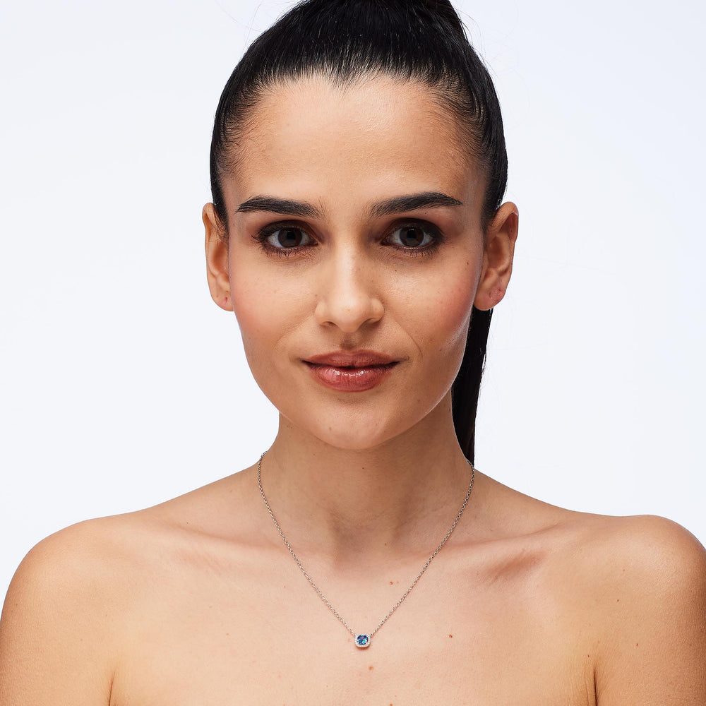 Collana Girocollo Fancy in Argento con Zirconi Bianchi e Blu – Brosway FFB125 indossato