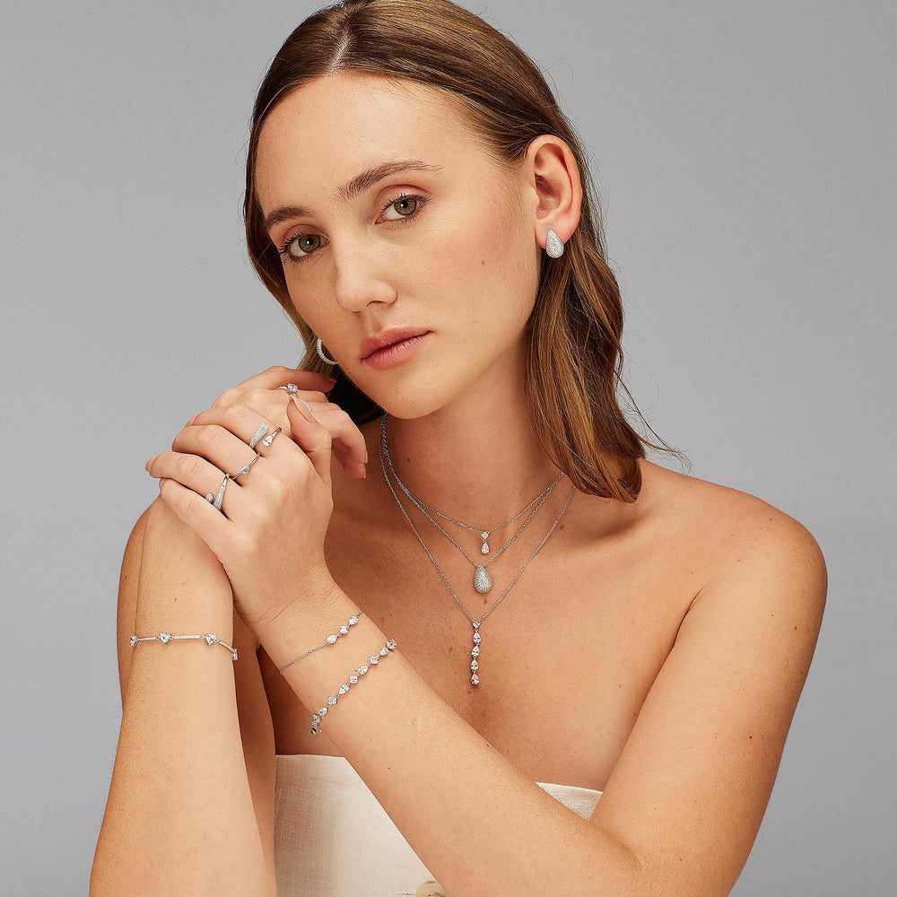 Collana Girocollo Fancy in Argento con Zirconi Quadrato e Goccia – Brosway FIW113 indossato