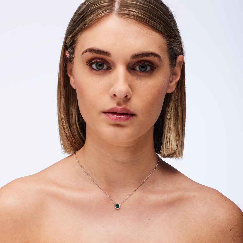 Collana Girocollo Fancy in Argento con Zirconi Bianchi e Life Green – Brosway FLG136 indossato