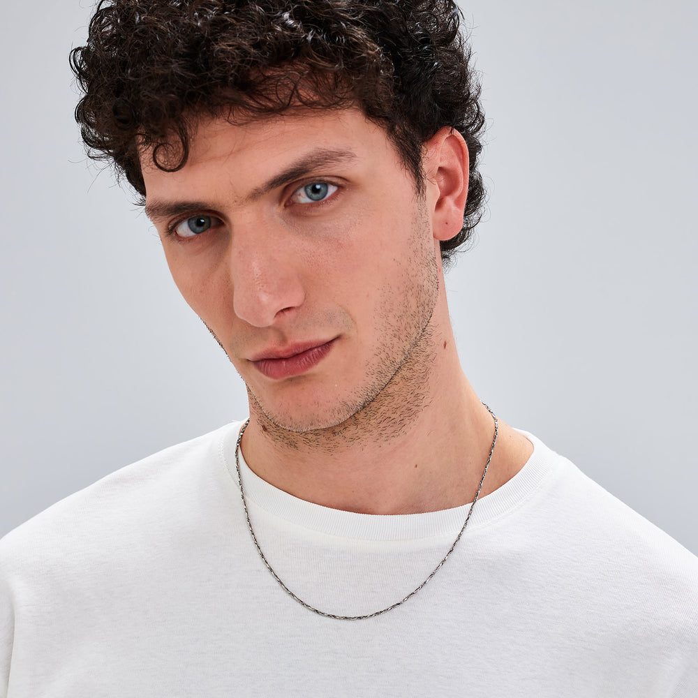 Collana Uomo Lunga Riptide in Acciaio – Brosway BTD035 indossato