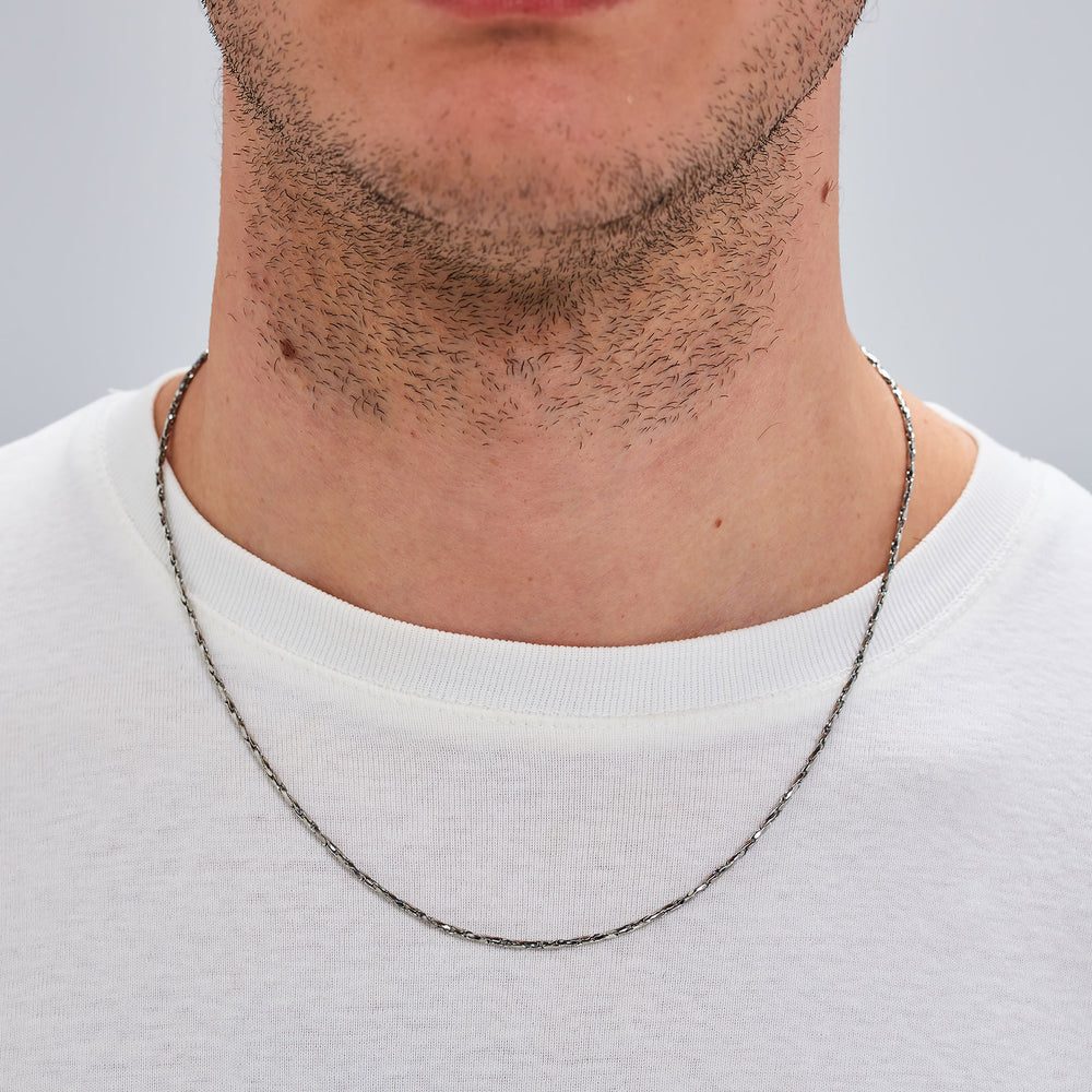 Collana Uomo Lunga Riptide in Acciaio – Brosway BTD035 indossato