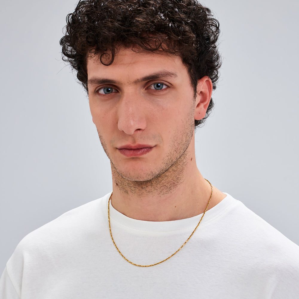 Collana Uomo Lunga Riptide Dorata in Acciaio – Brosway BTD036 indossato