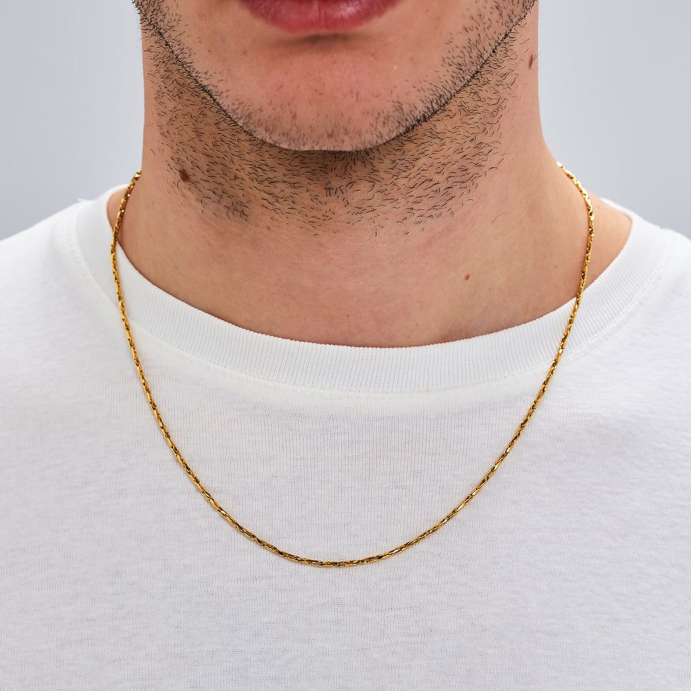Collana Uomo Lunga Riptide Dorata in Acciaio – Brosway BTD036 indossato