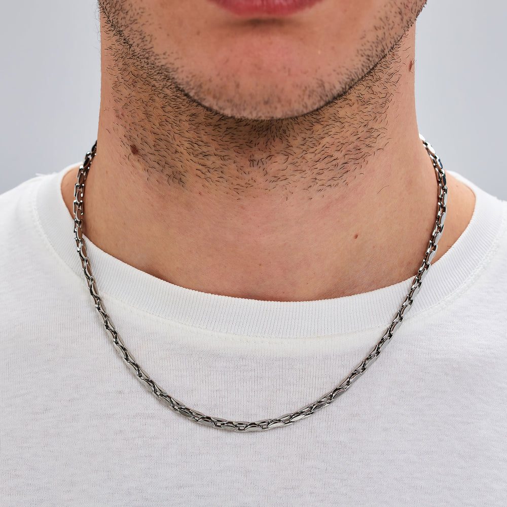 Collana Uomo a Catena Riptide in Acciaio – Brosway BTD037 indossato