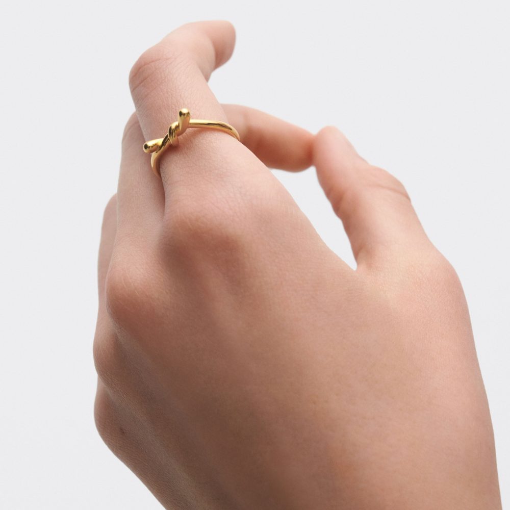 Anello Twist – PDPAOLA AN01-D23 indossato