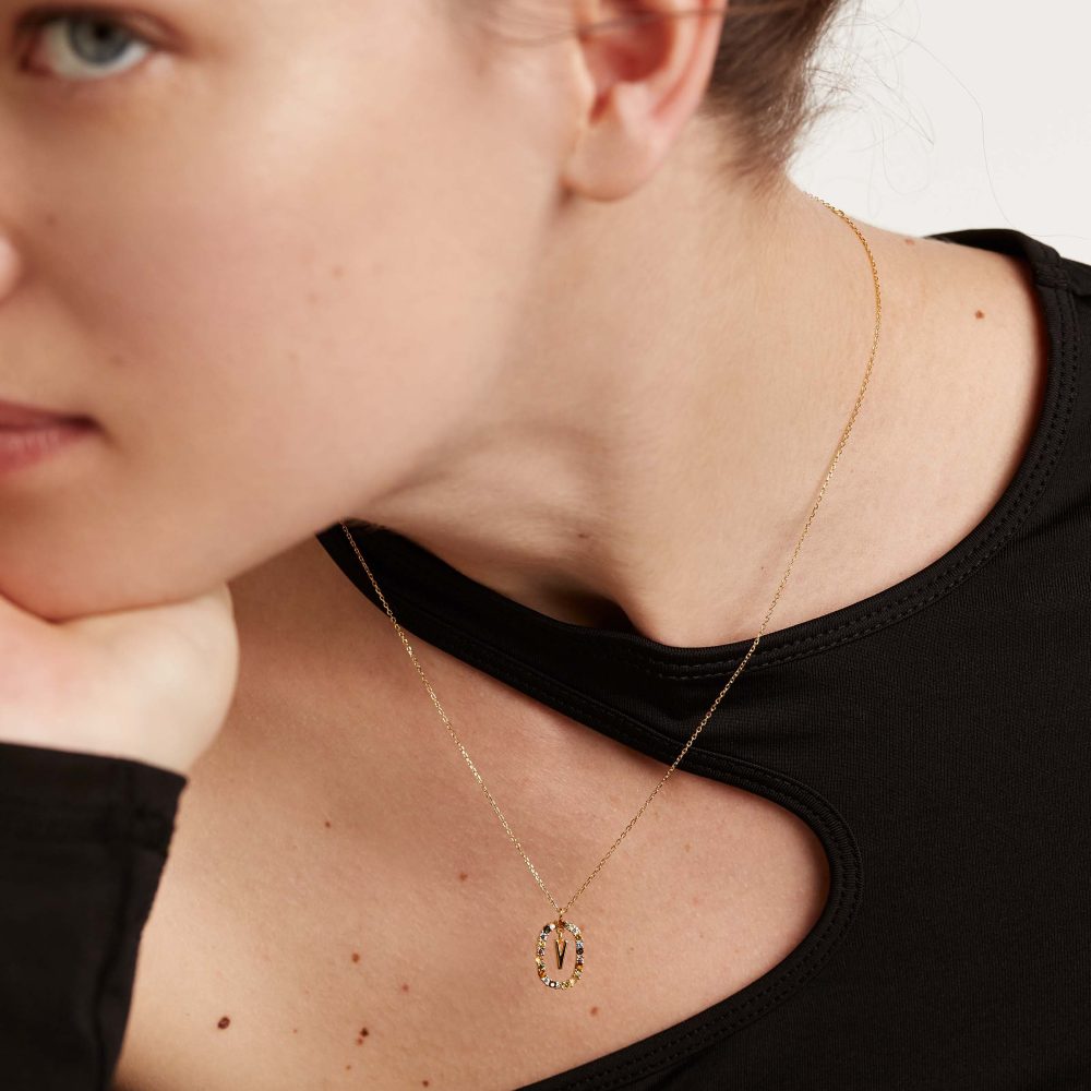 Collana con Lettera V – PD Paola CO01-281 indossato