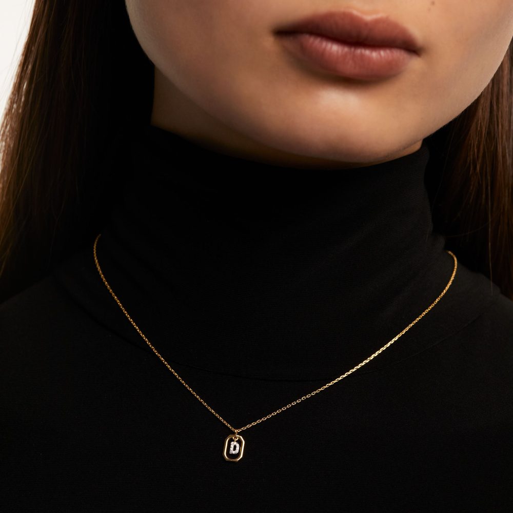 Collana con Lettera D Mini – PD Paola CO01-515 indossato