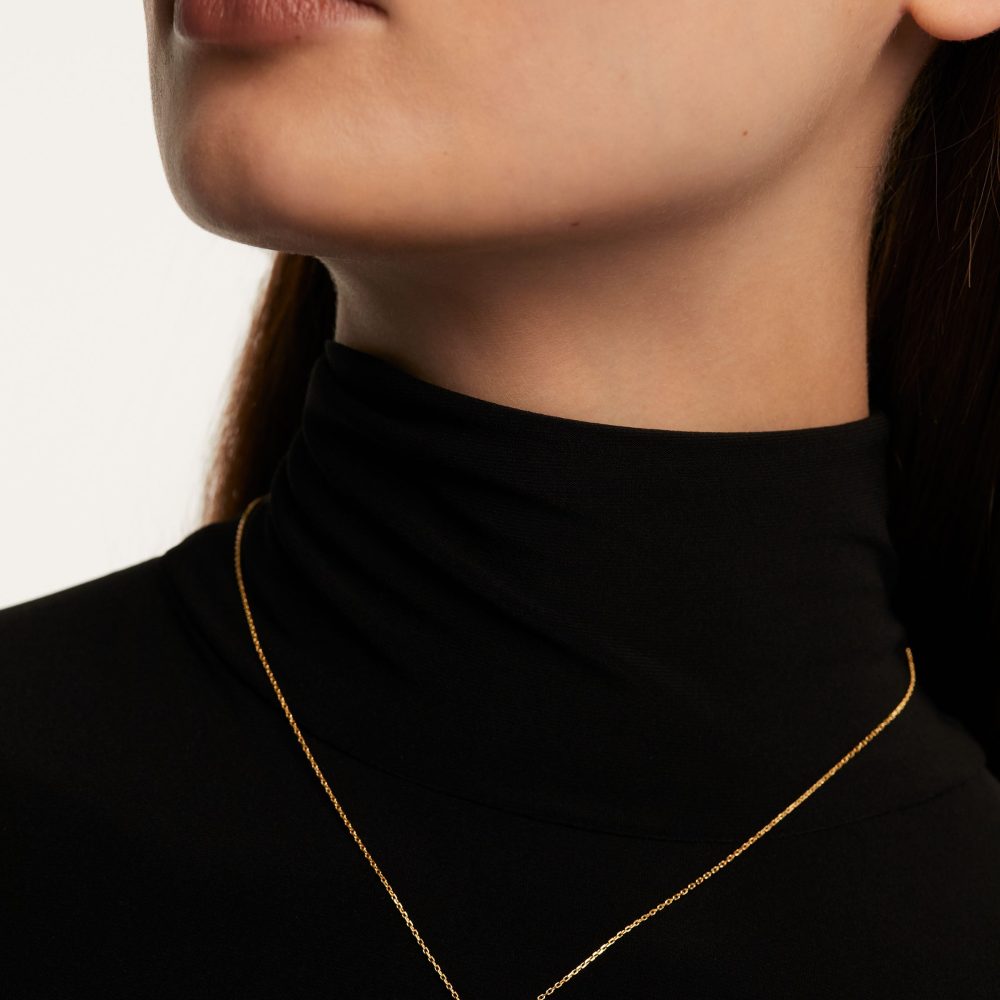 Collana con Lettera F Mini – PD Paola CO01-517 indossato