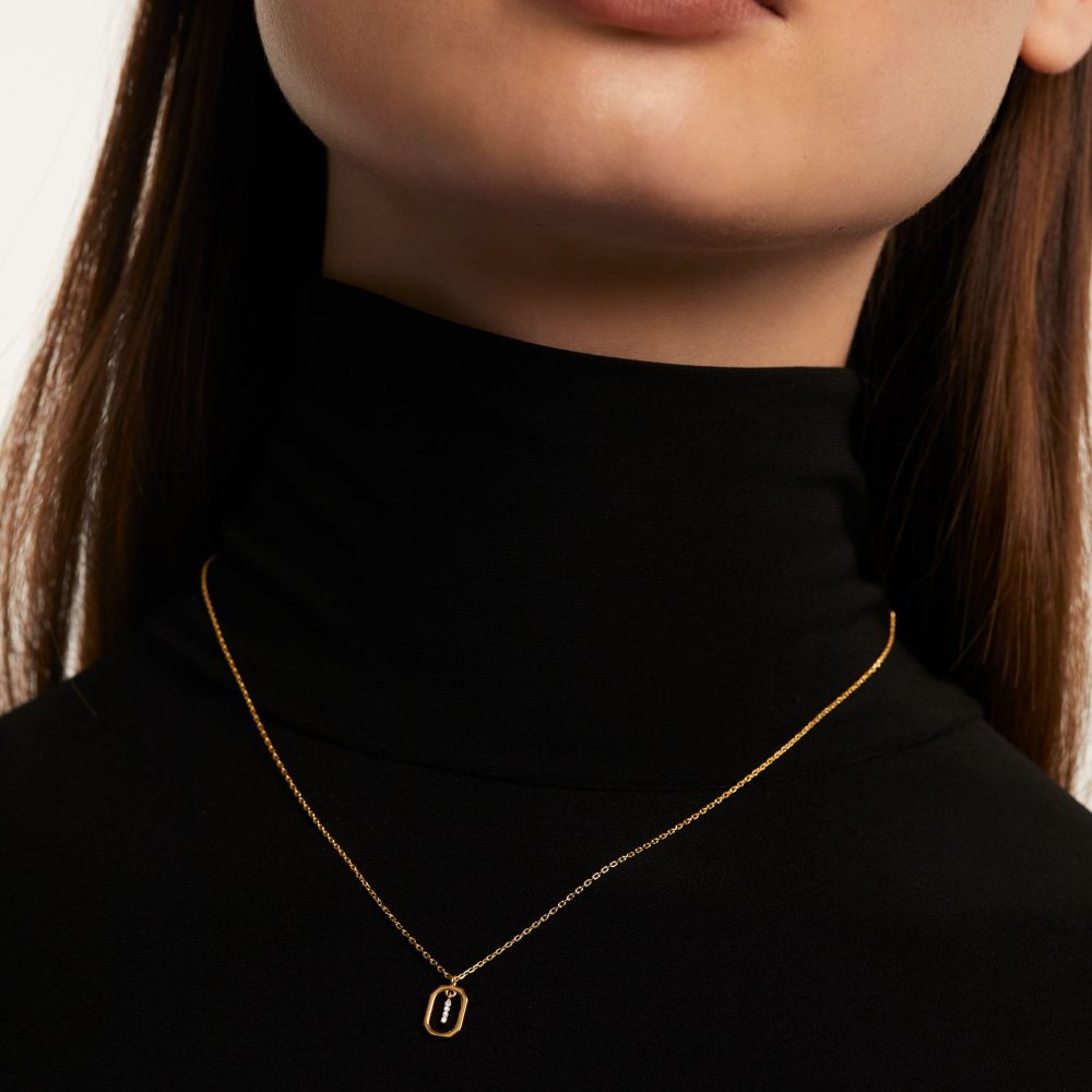 Collana con Lettera I Mini – PD Paola CO01-520 indossato