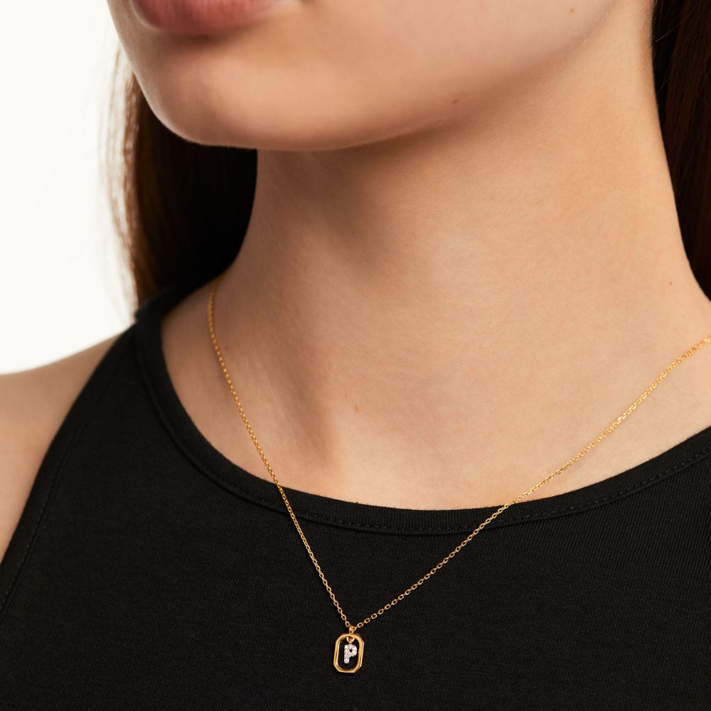 Collana con Lettera P Mini – PD Paola CO01-527 indossato