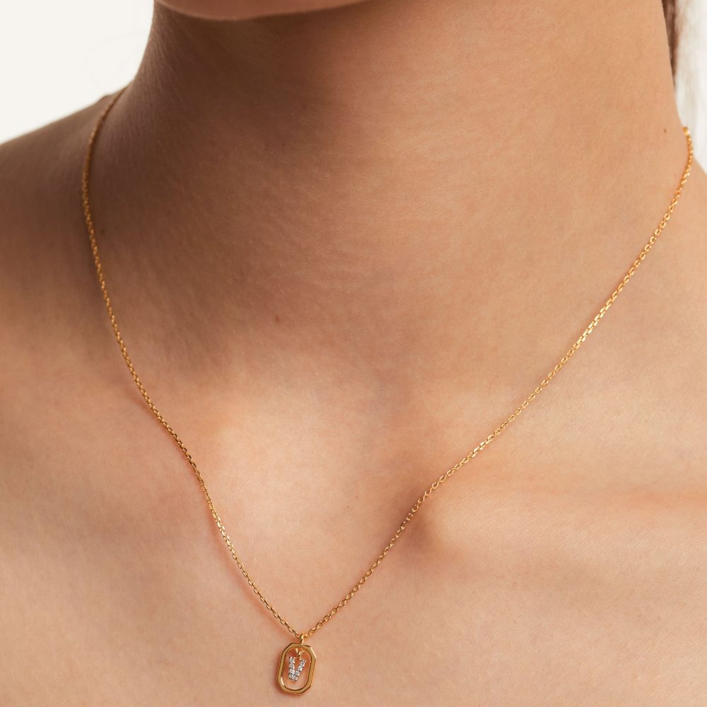 Collana con Lettera V Mini – PD Paola CO01-533 indossato