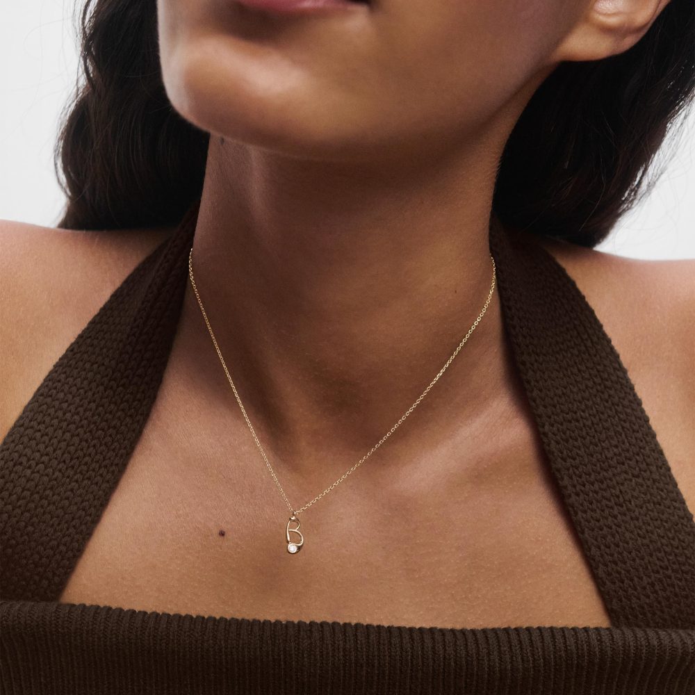 Collana con Pendente Iniziale B – PD Paola CO01-B75 indossato