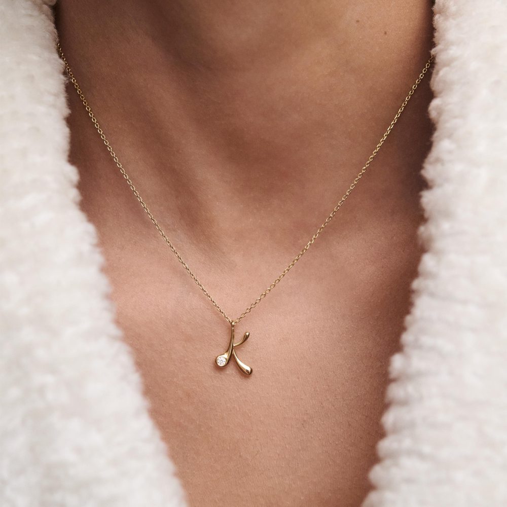 Collana con Pendente Iniziale K – PD Paola CO01-B84 indossato