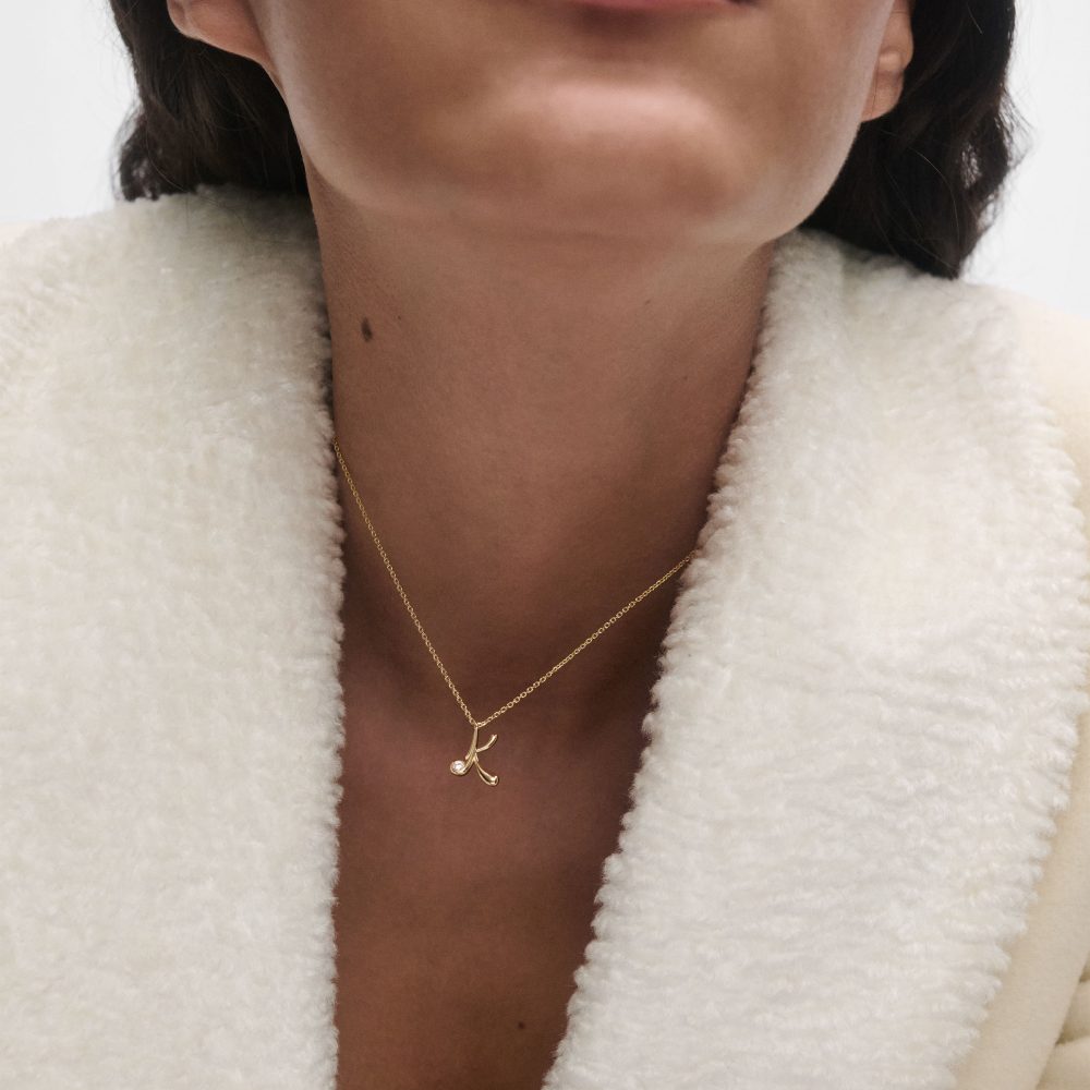 Collana con Pendente Iniziale K – PD Paola CO01-B84 indossato
